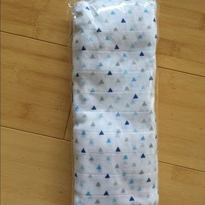 New cotton swaddler